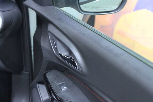 Used 2024 Chevrolet Trax RS w/ Sunroof Package FWD image 11