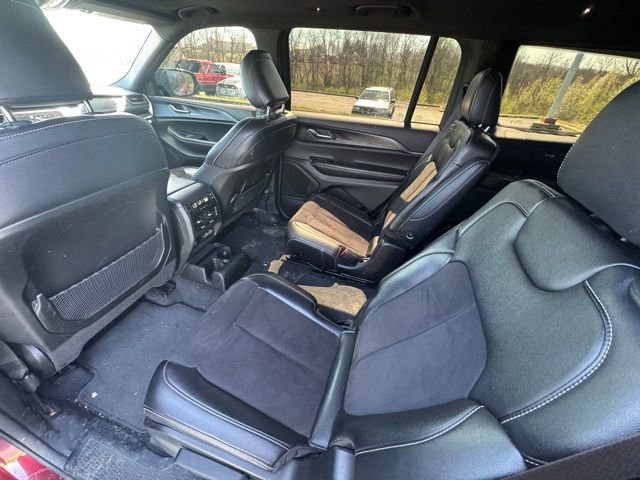 Used 2023 Jeep Grand Cherokee L Laredo image 14