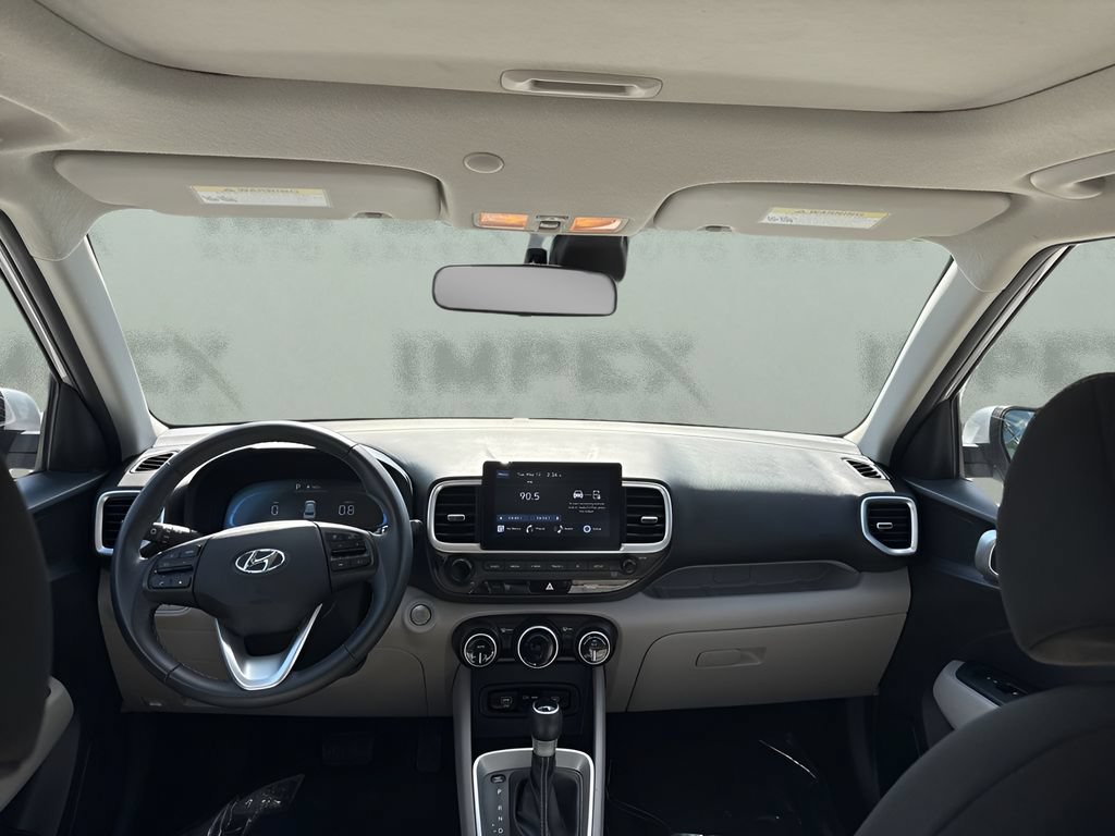 Used 2025 Hyundai Venue SEL FWD image 12