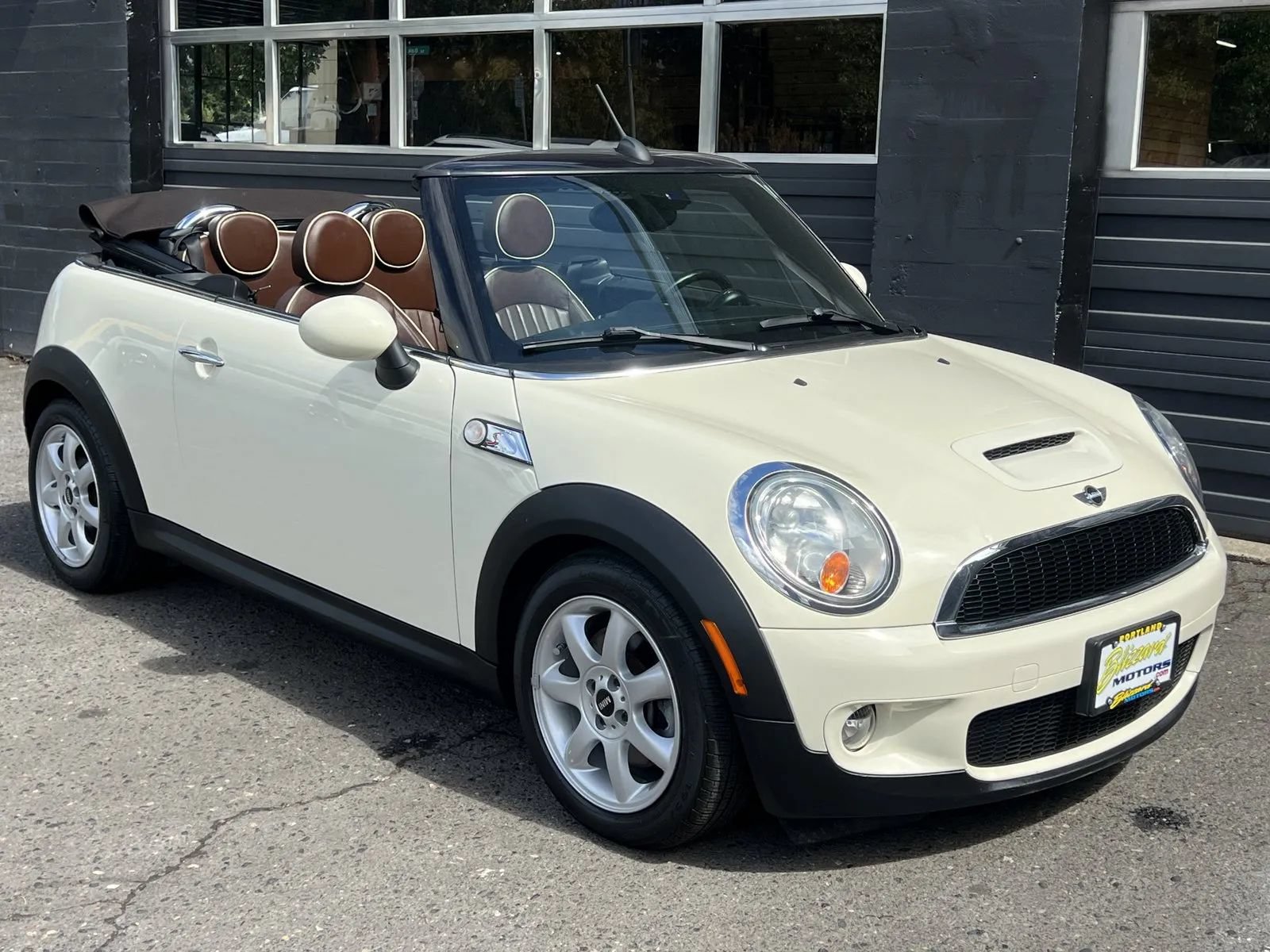 Used 2009 MINI Cooper S w/ Convenience Pkg FWD image 8