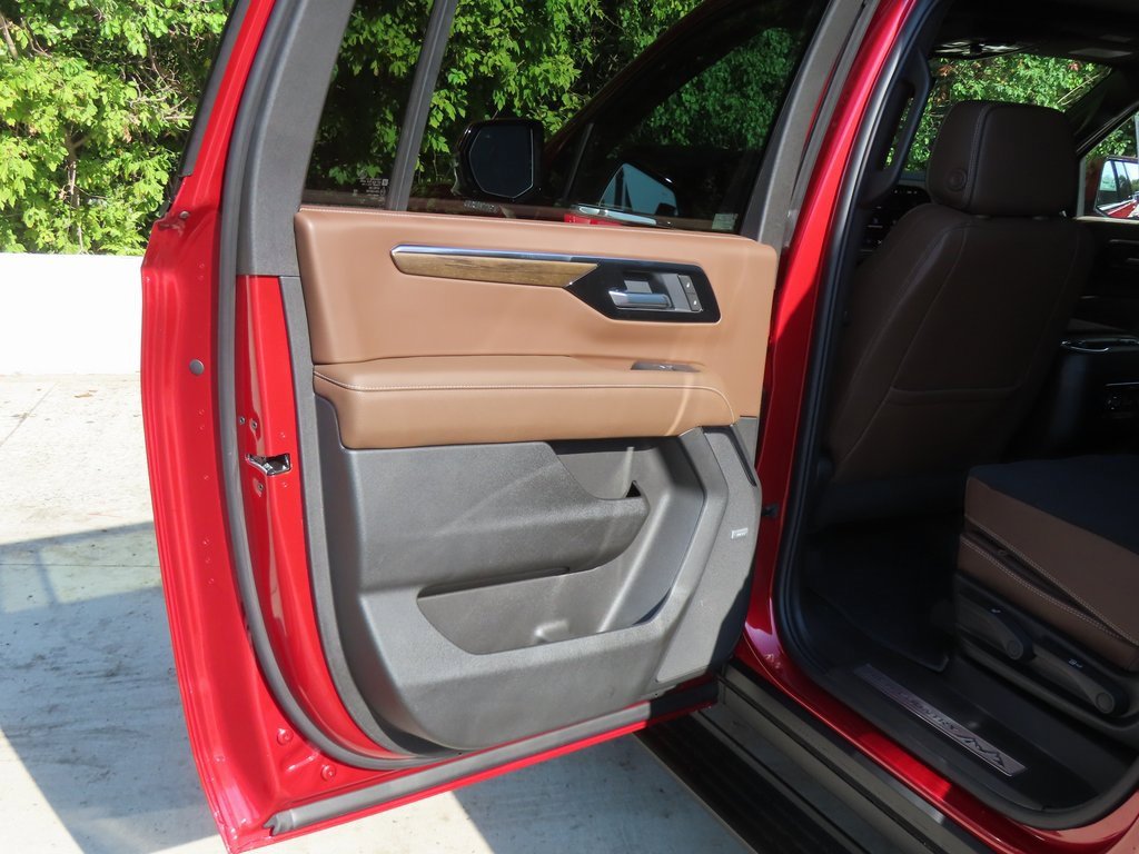 New 2026 Chevrolet Suburban High Country image 30