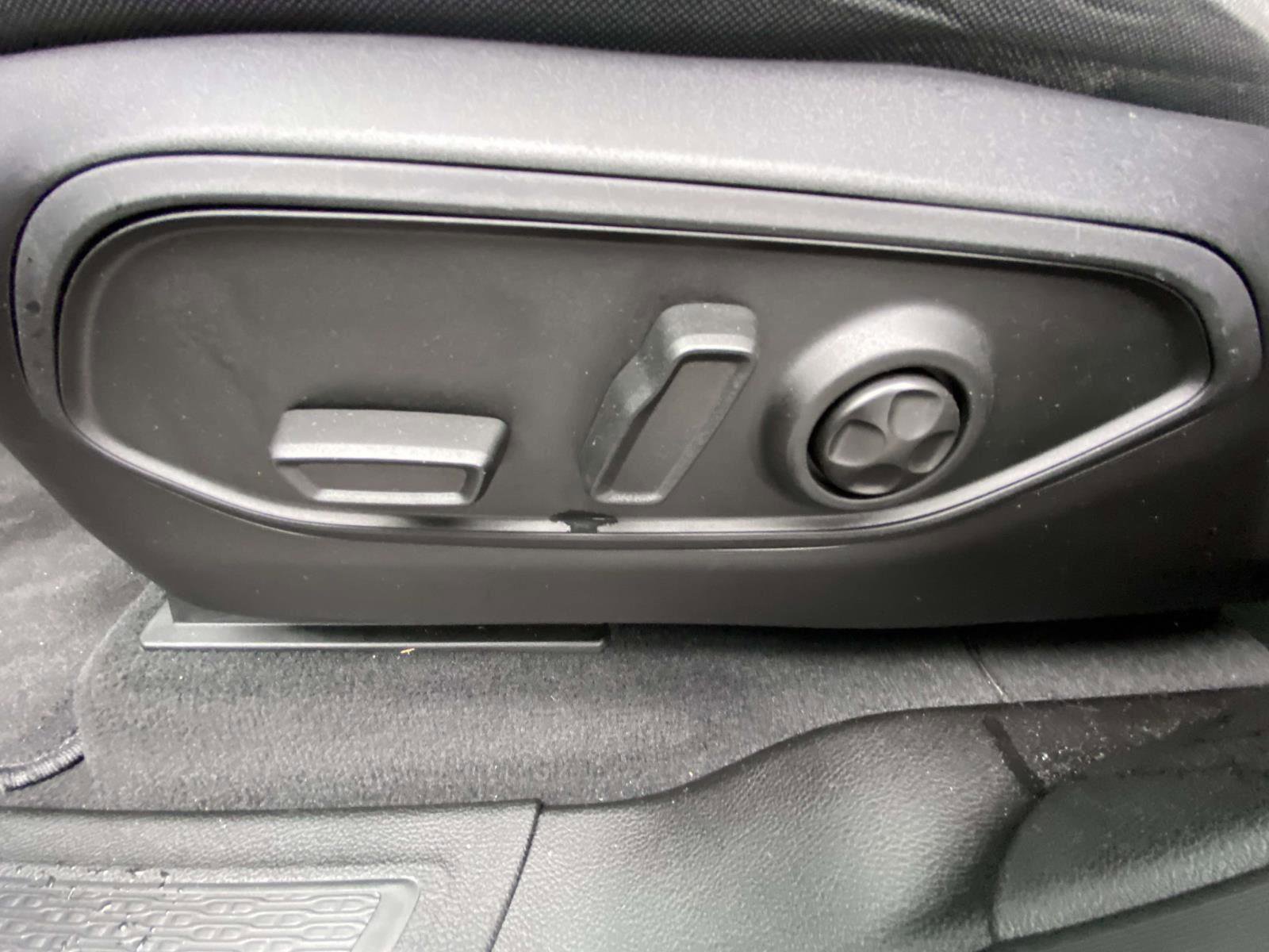 Certified 2024 Jeep Grand Cherokee Laredo image 14