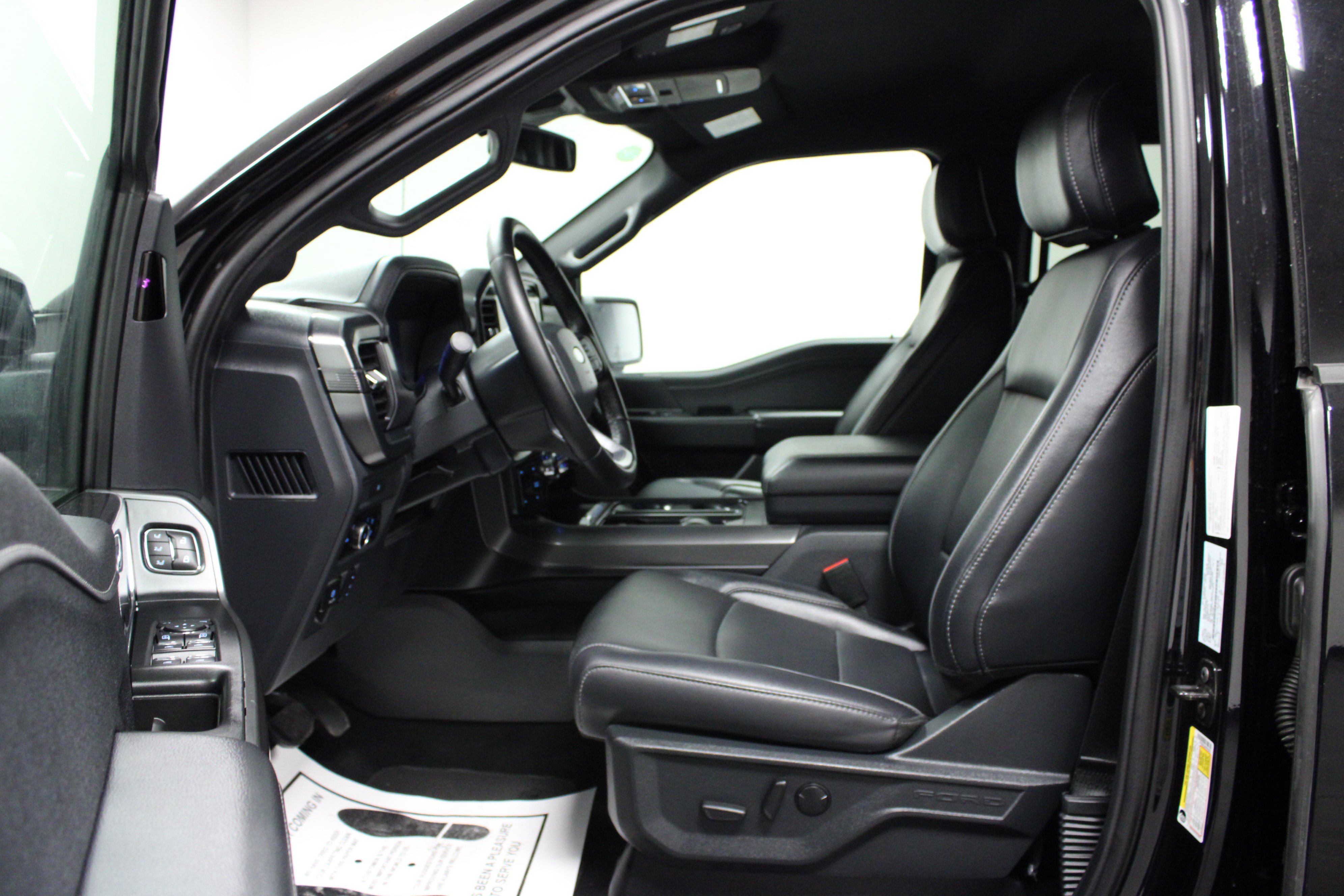 Used 2025 Ford F150 Lariat AWD/4WD image 12