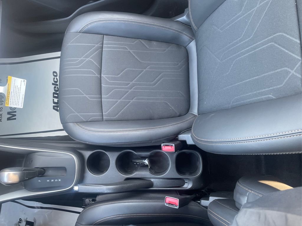 Used 2022 Chevrolet Trax LT w/ LT Convenience Package image 15