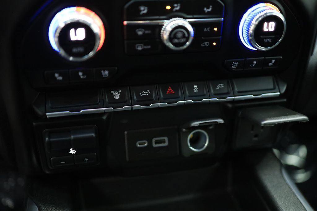 Used 2023 GMC Sierra 3500 SLT w/ SLT Convenience Package image 34