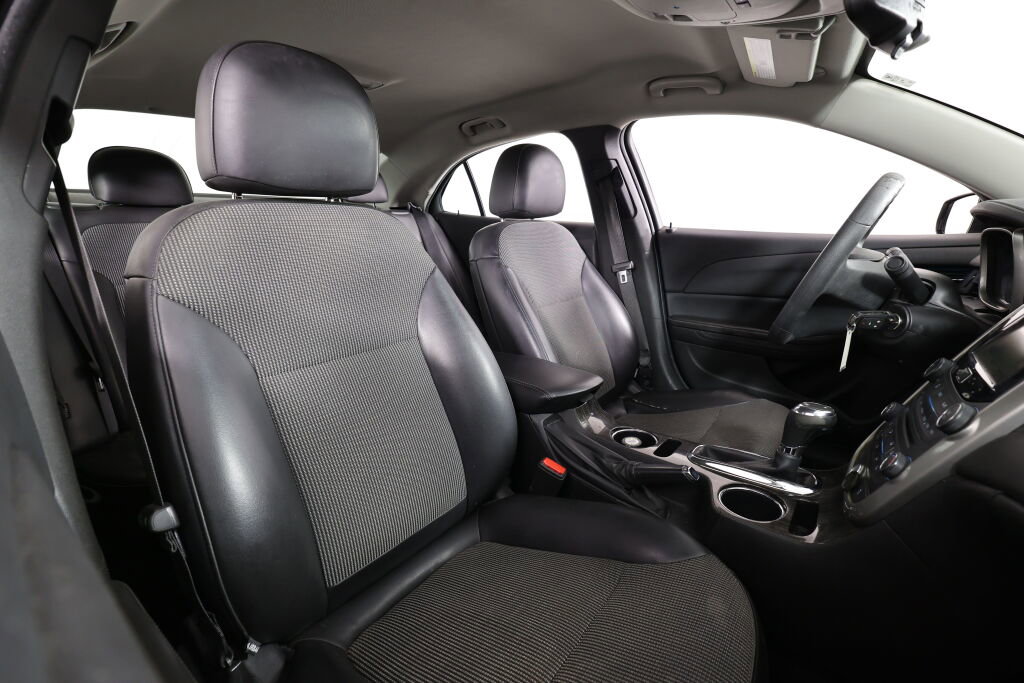 Used 2016 Chevrolet Malibu LT image 24