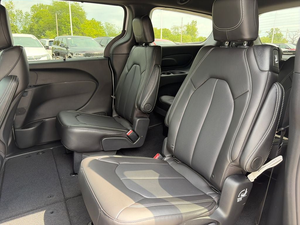 New 2027 Chrysler Pacifica LX FWD image 28