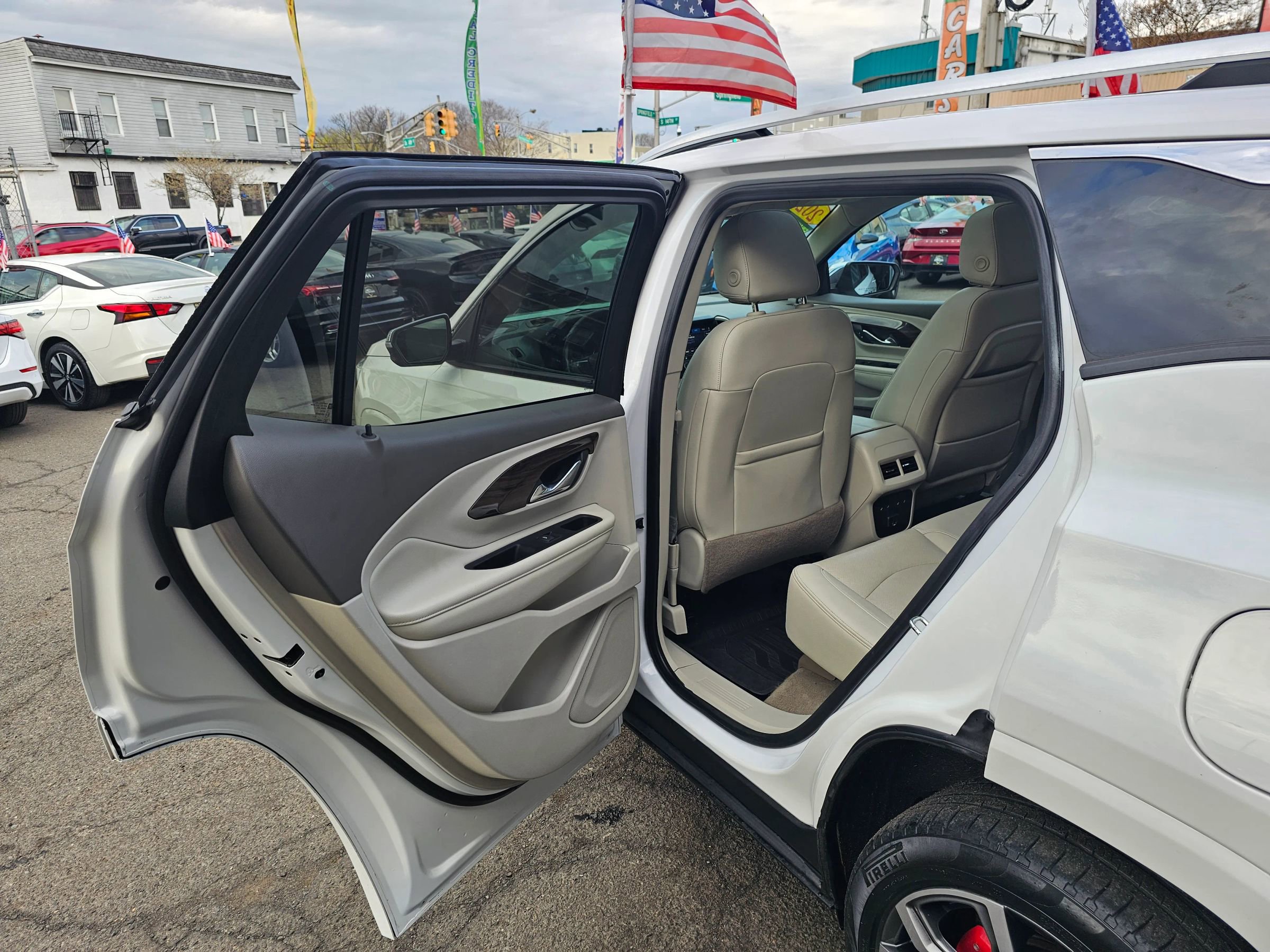 Used 2020 GMC Terrain Denali w/ Denali Premium Package AWD/4WD image 10