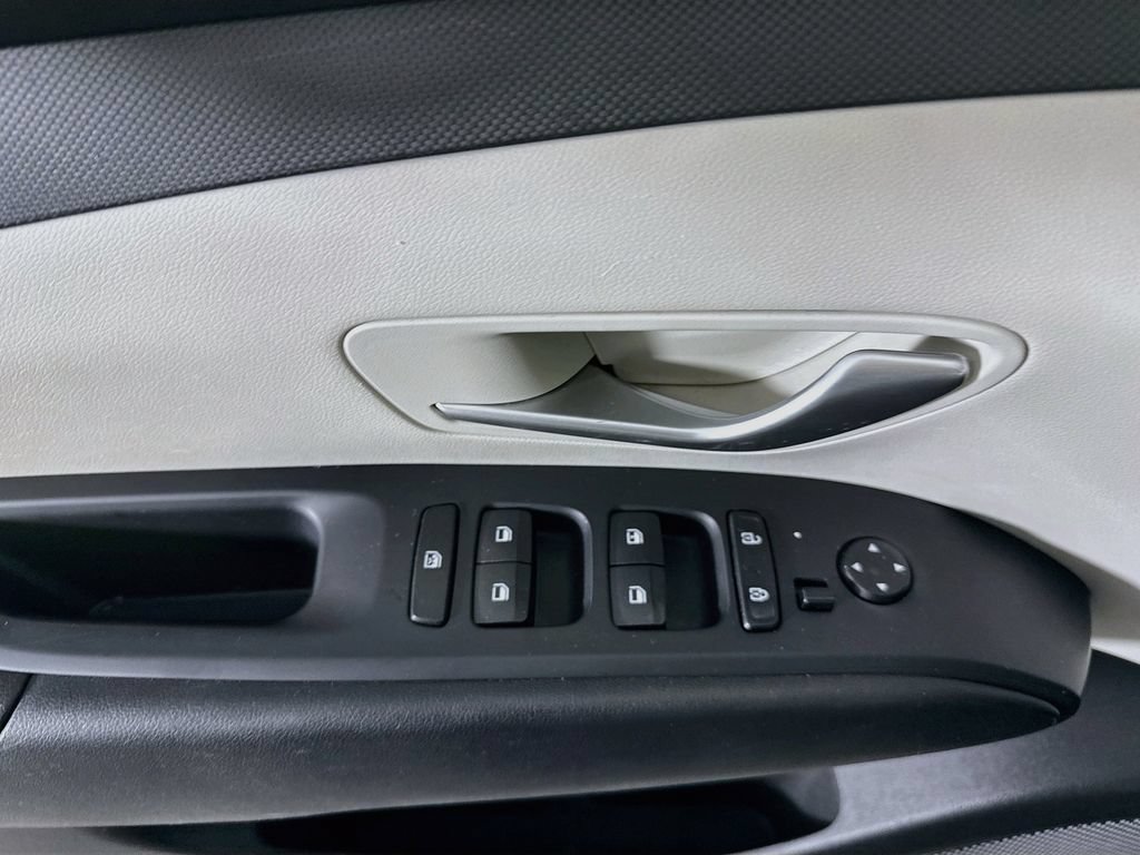 Certified 2024 Hyundai Tucson SE FWD image 23