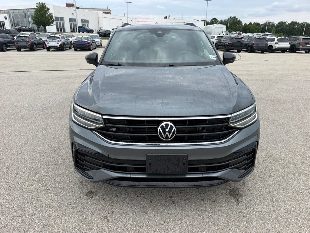 Certified 2023 Volkswagen Tiguan SE R-Line AWD/4WD image 2