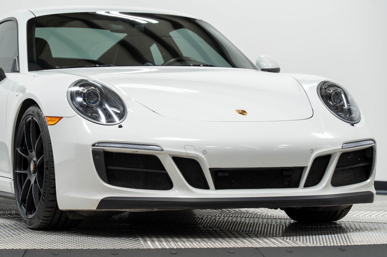 Used 2018 Porsche 911 Carrera GTS image 2