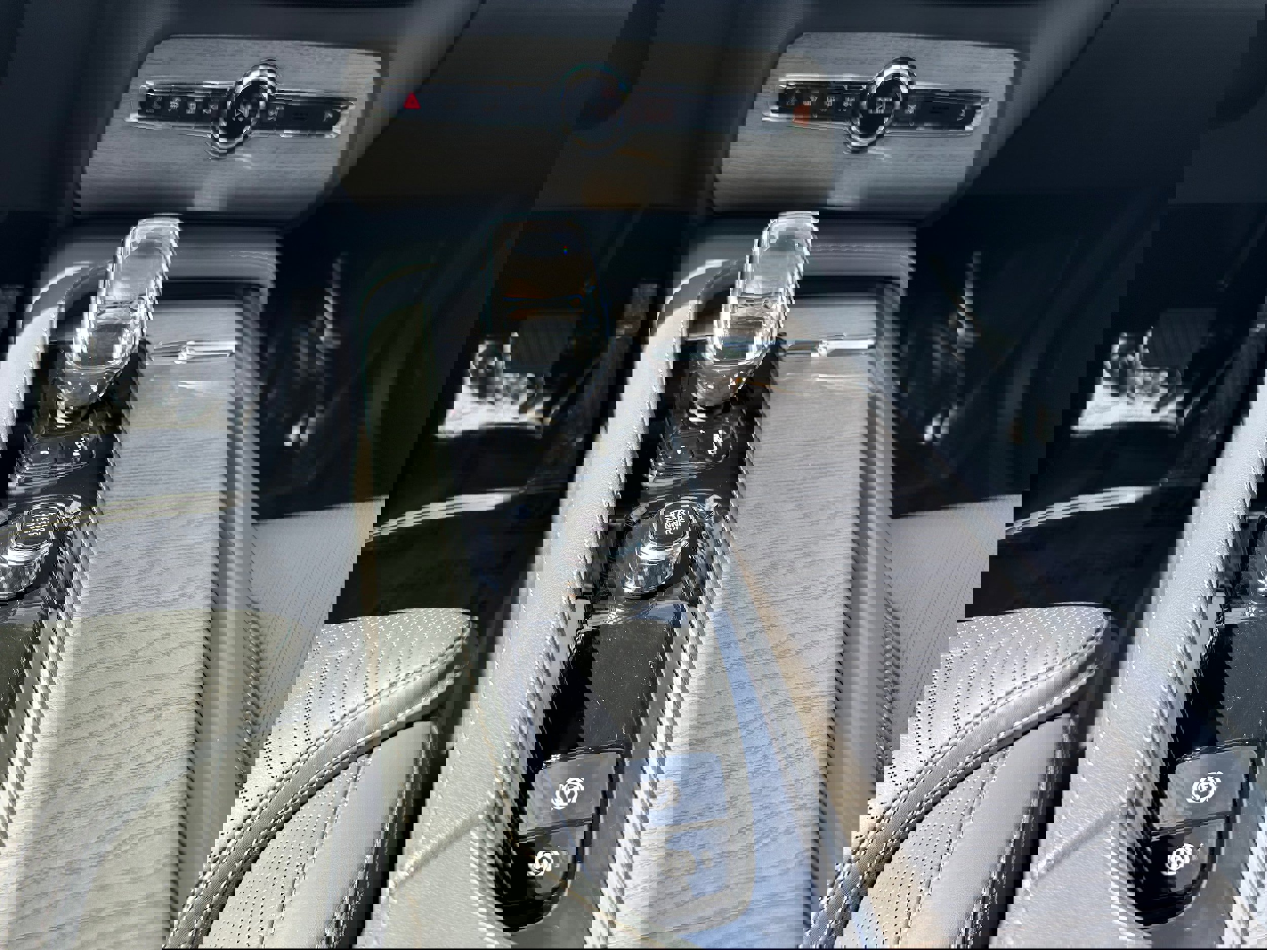 Certified 2024 Volvo XC90 T8 Ultimate image 17