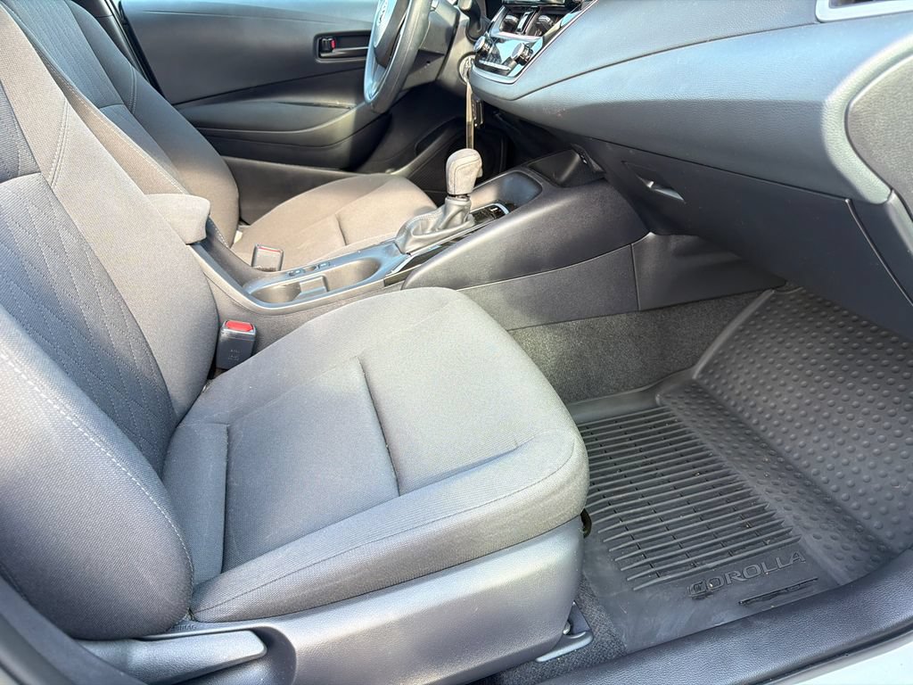 Used 2026 Toyota Corolla LE FWD image 17