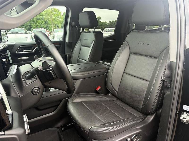 Used 2025 GMC Sierra 1500 Denali w/ Denali Reserve Package AWD/4WD image 13