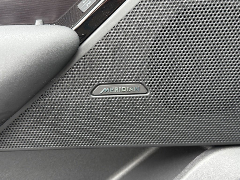 Used 2026 Land Rover Range Rover Velar Dynamic SE image 15