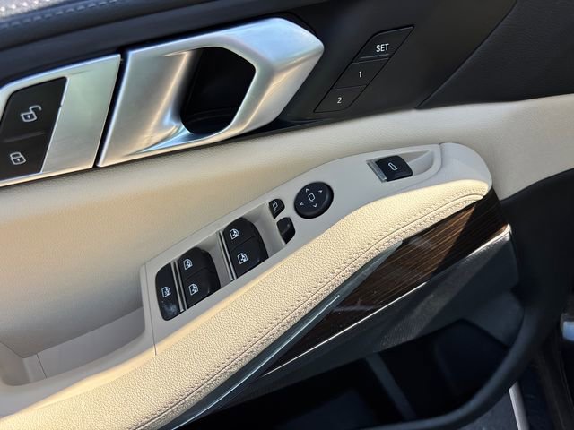 Used 2020 BMW X5 xDrive40i w/ Convenience Package AWD/4WD image 16