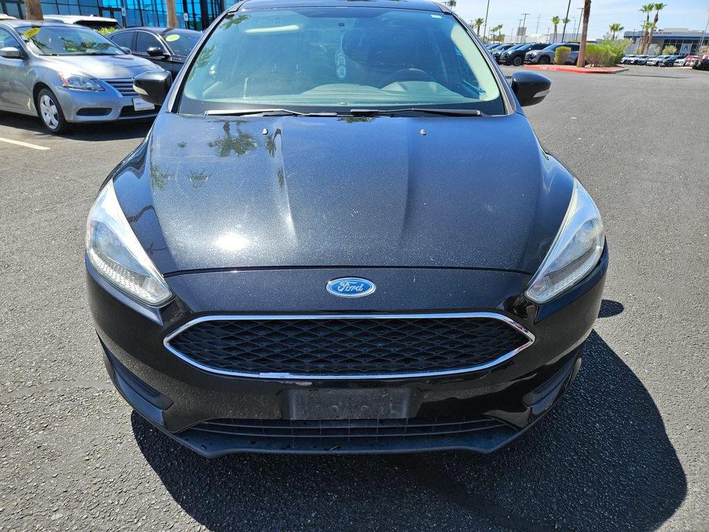 Used 2015 Ford Focus SE FWD image 2