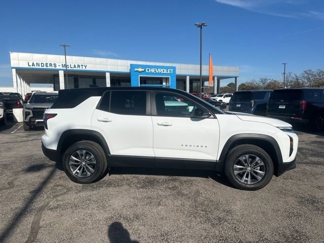 New 2026 Chevrolet Equinox LT image 2