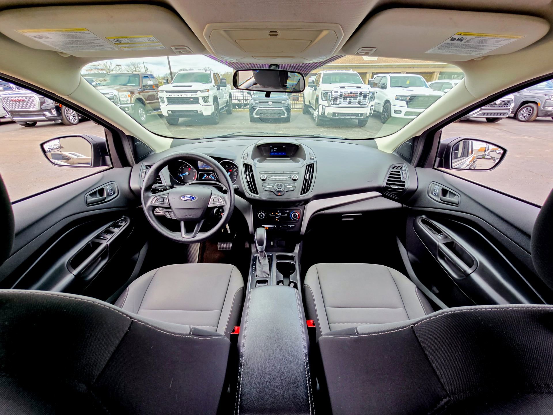 Used 2019 Ford Escape S image 2