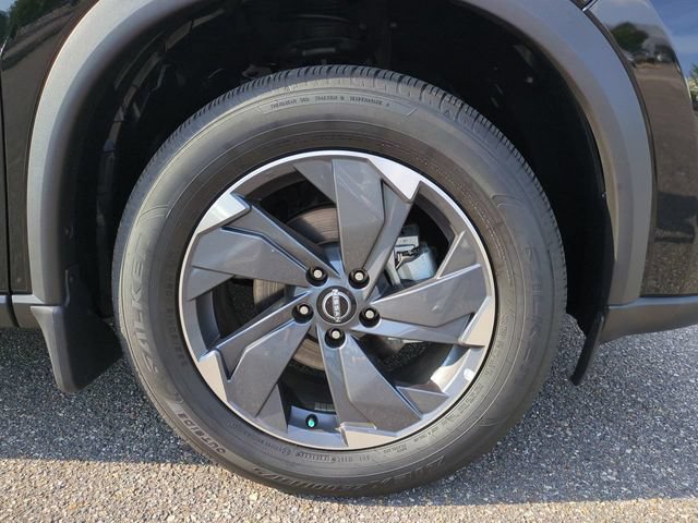 Used 2026 Nissan Rogue SV FWD image 11