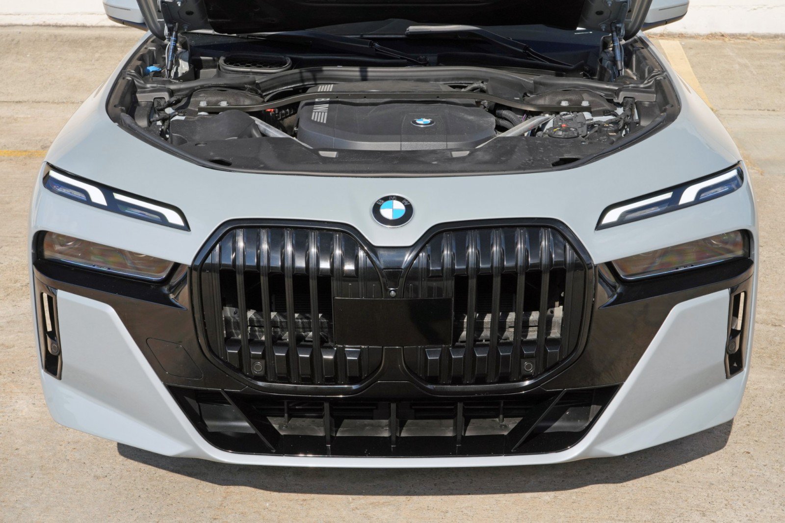 Used 2023 BMW 740i RWD image 8