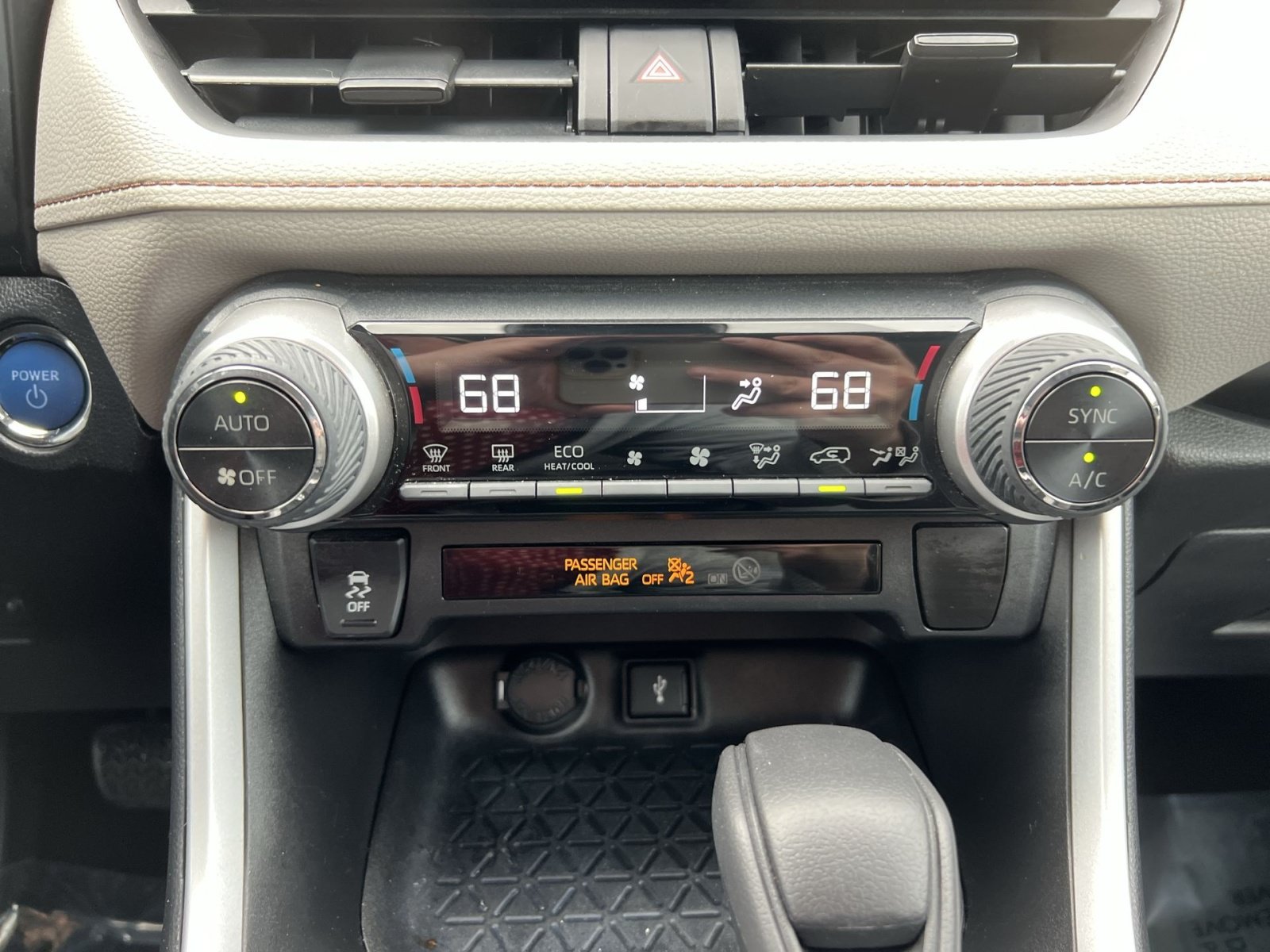 Used 2021 Toyota RAV4 XLE AWD/4WD image 20