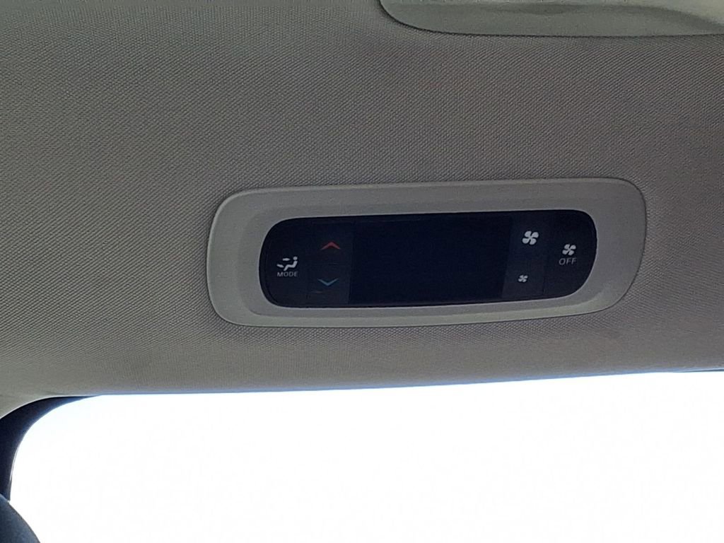 Used 2024 Chrysler Voyager LX image 19