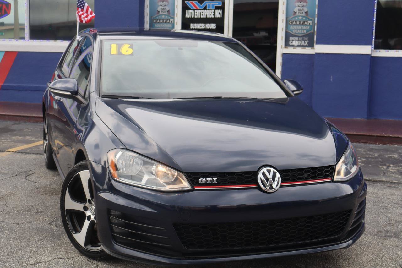Used 2016 Volkswagen GTI SE FWD image 2