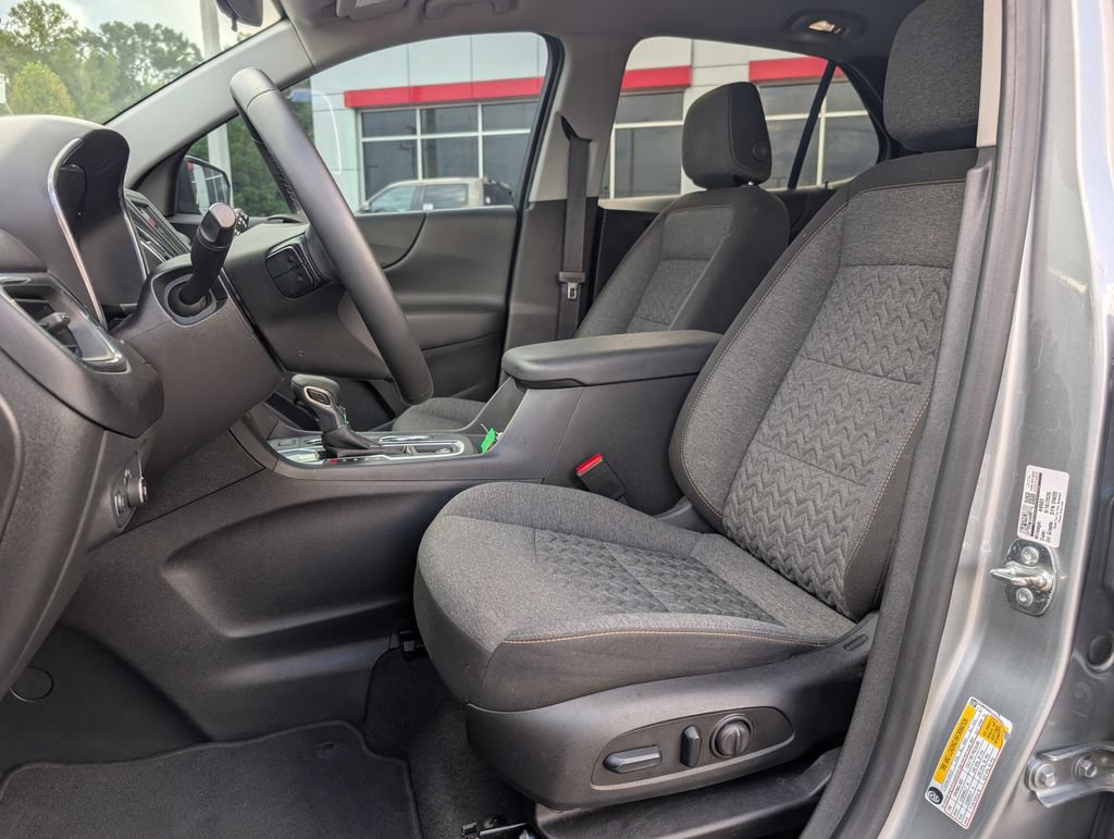 Used 2024 Chevrolet Equinox LT FWD image 11