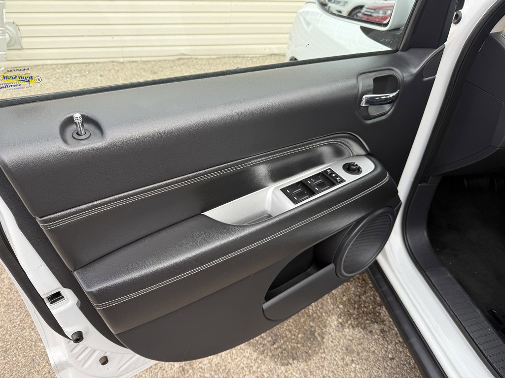 Used 2017 Jeep Compass High Altitude image 11