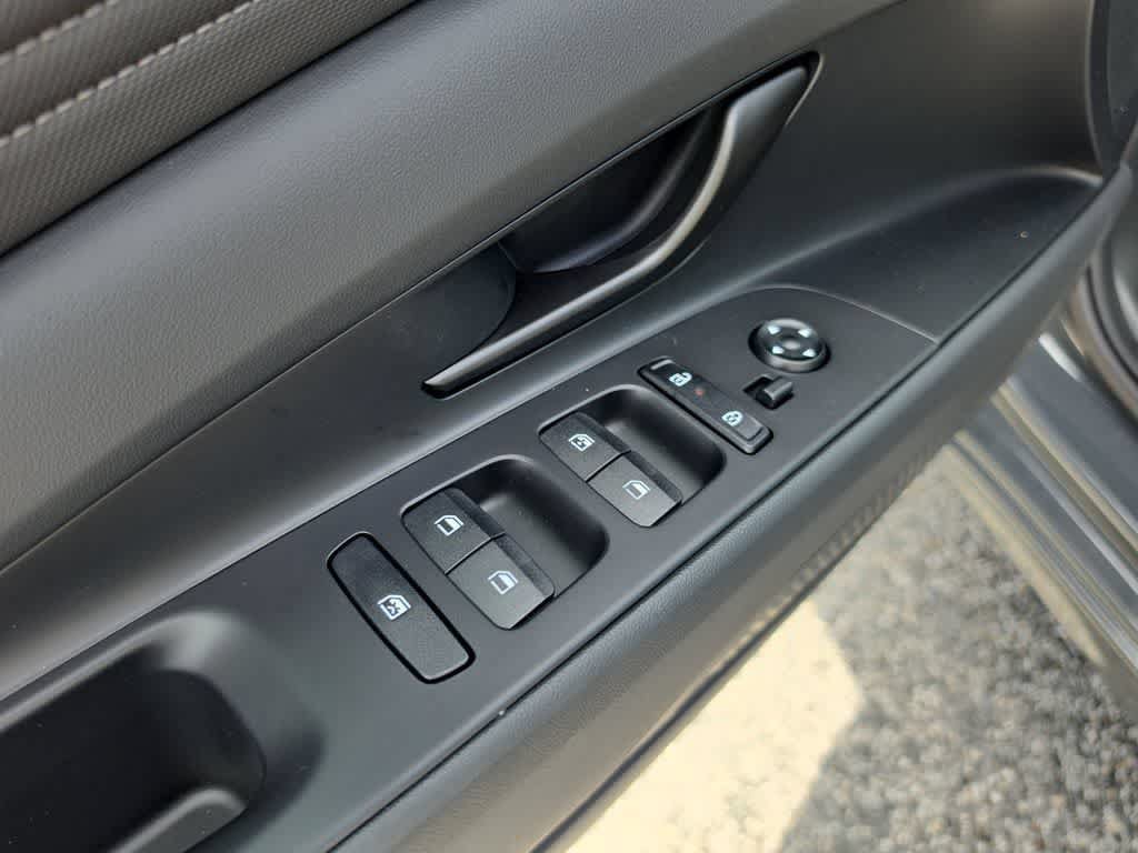 New 2026 Hyundai Elantra SEL Sport FWD image 16