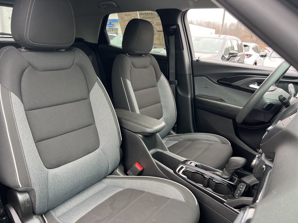 Used 2023 Chevrolet TrailBlazer LT AWD/4WD image 24
