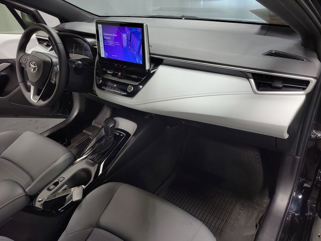 Used 2025 Toyota Corolla SE w/ SE Premium Package image 23