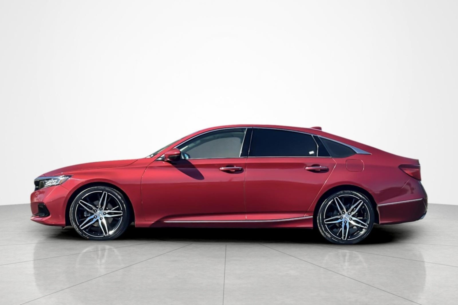 Used 2021 Honda Accord Touring image 2