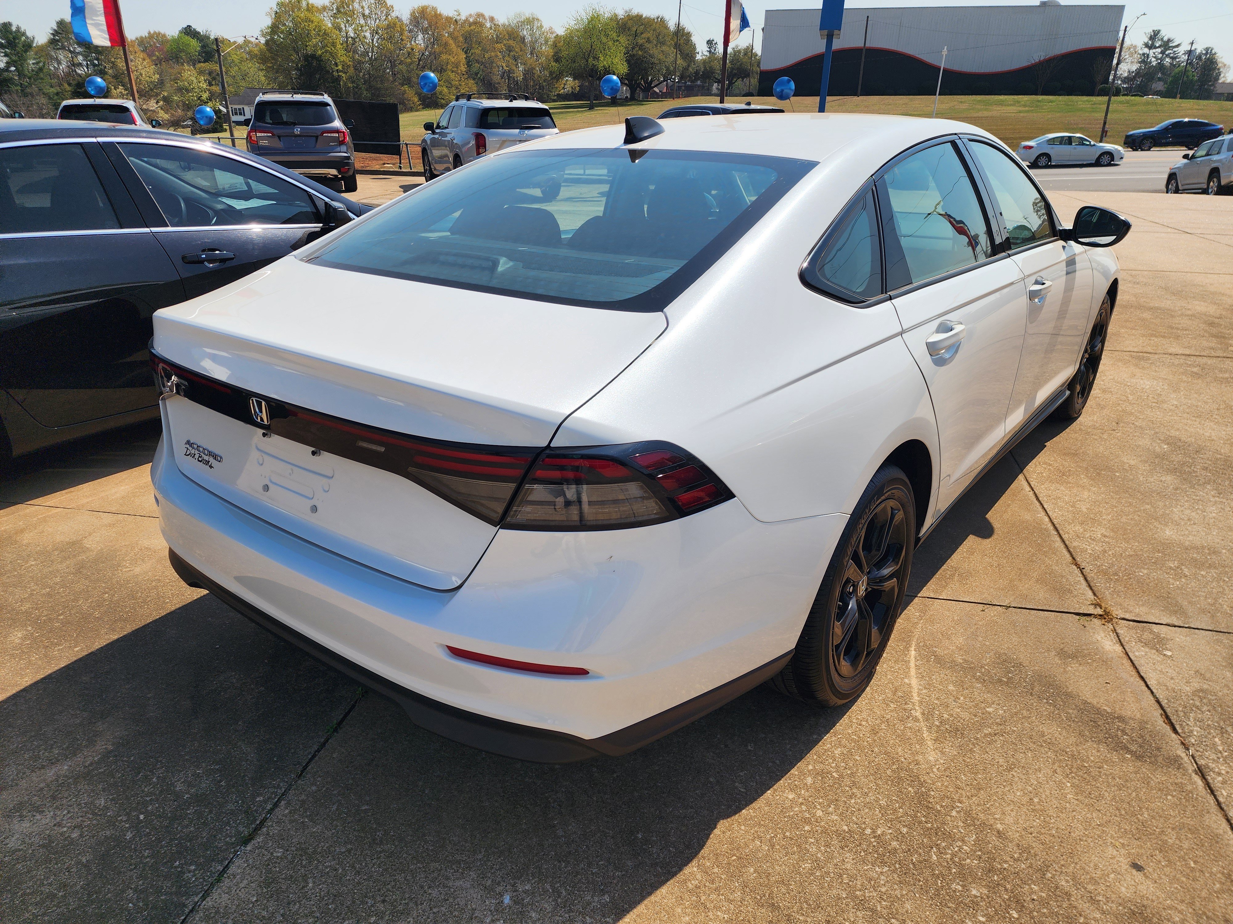 Used 2025 Honda Accord SE image 4