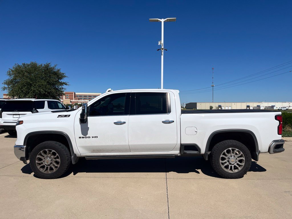 Used 2024 Chevrolet Silverado 2500 LTZ w/ LTZ Plus Package AWD/4WD image 3