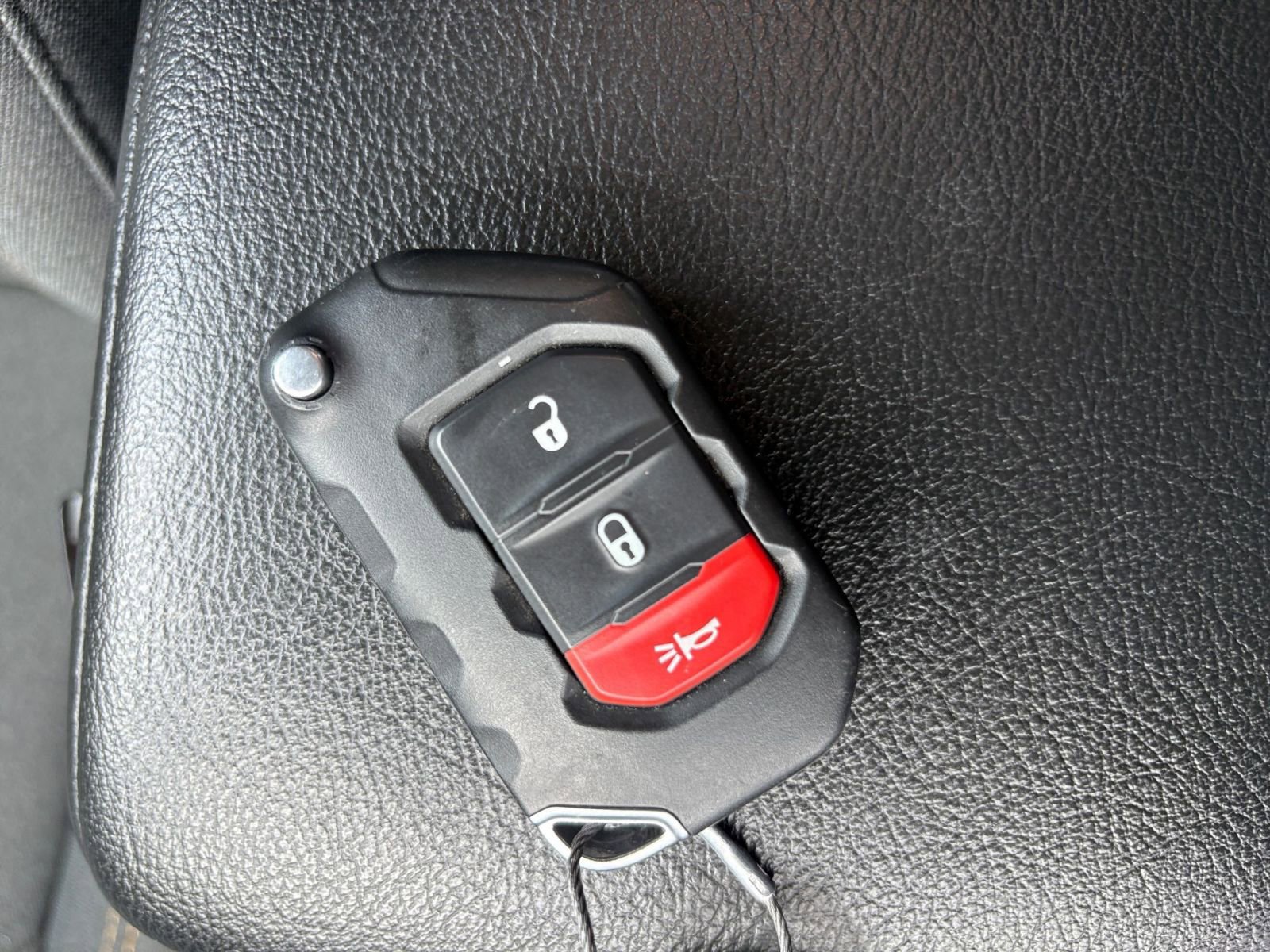 Used 2025 Jeep Wrangler Unlimited Sport AWD/4WD image 21
