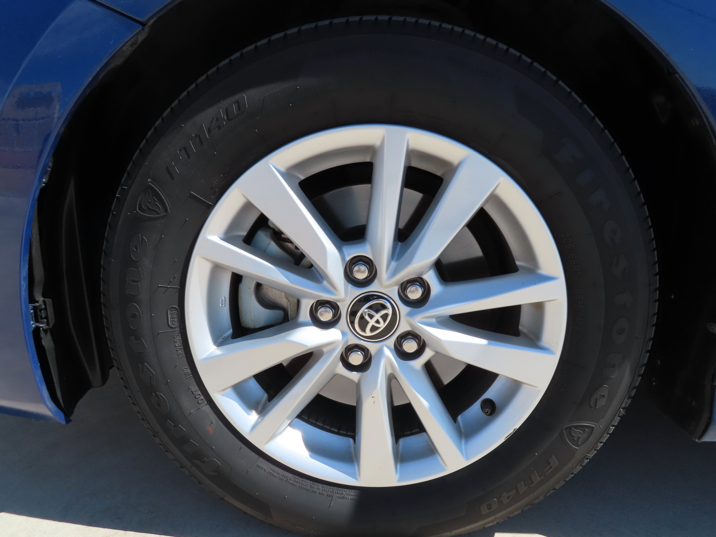 Used 2025 Toyota Camry LE FWD image 5