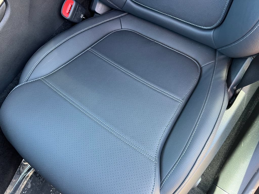 New 2025 Mercedes-Benz C 300 4MATIC Sedan image 11