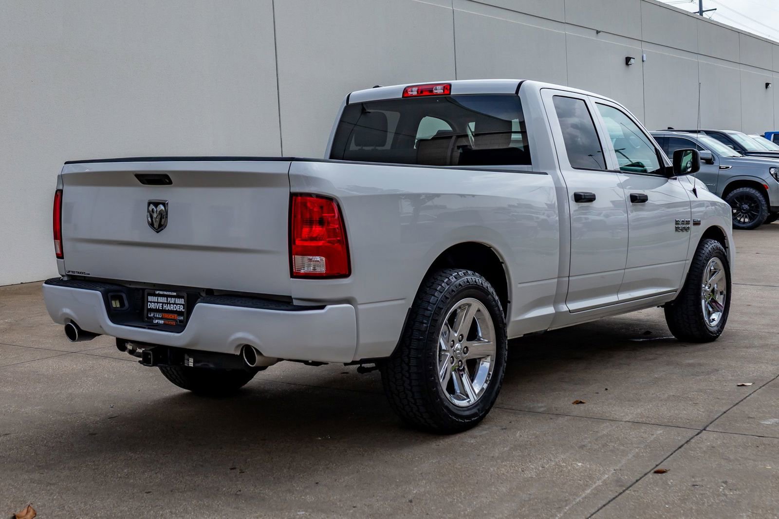 Used 2017 RAM 1500 Express RWD image 9