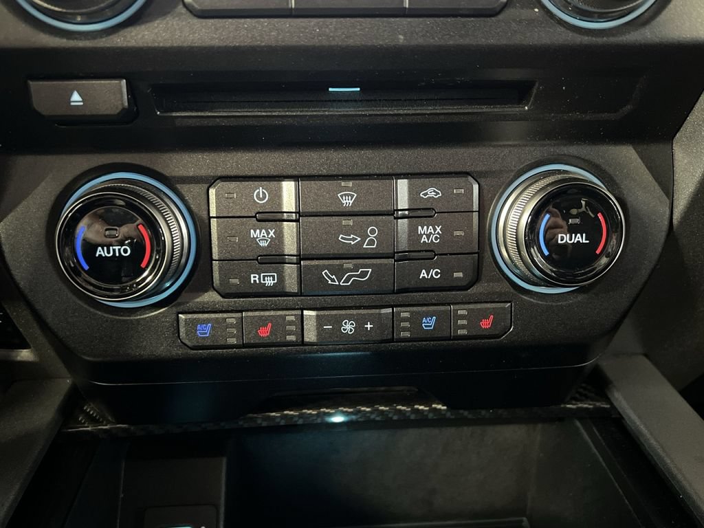 Used 2017 Ford F150 Raptor w/ Equipment Group 802A Luxury AWD/4WD image 21