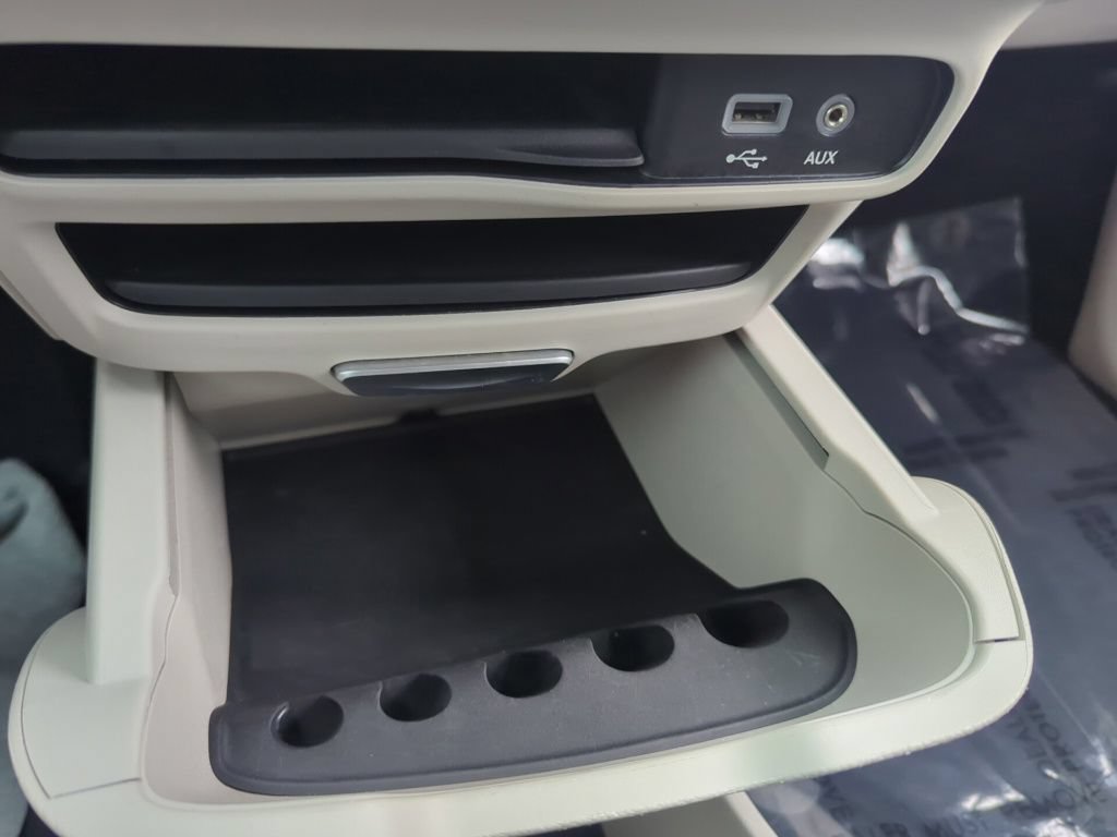 Used 2017 Chrysler Pacifica Touring Plus FWD image 24