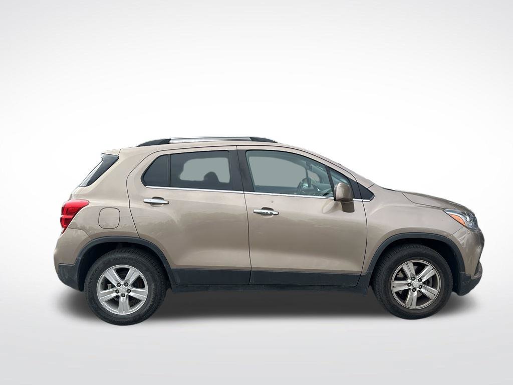 Used 2018 Chevrolet Trax LT w/ LT Convenience Package FWD image 7
