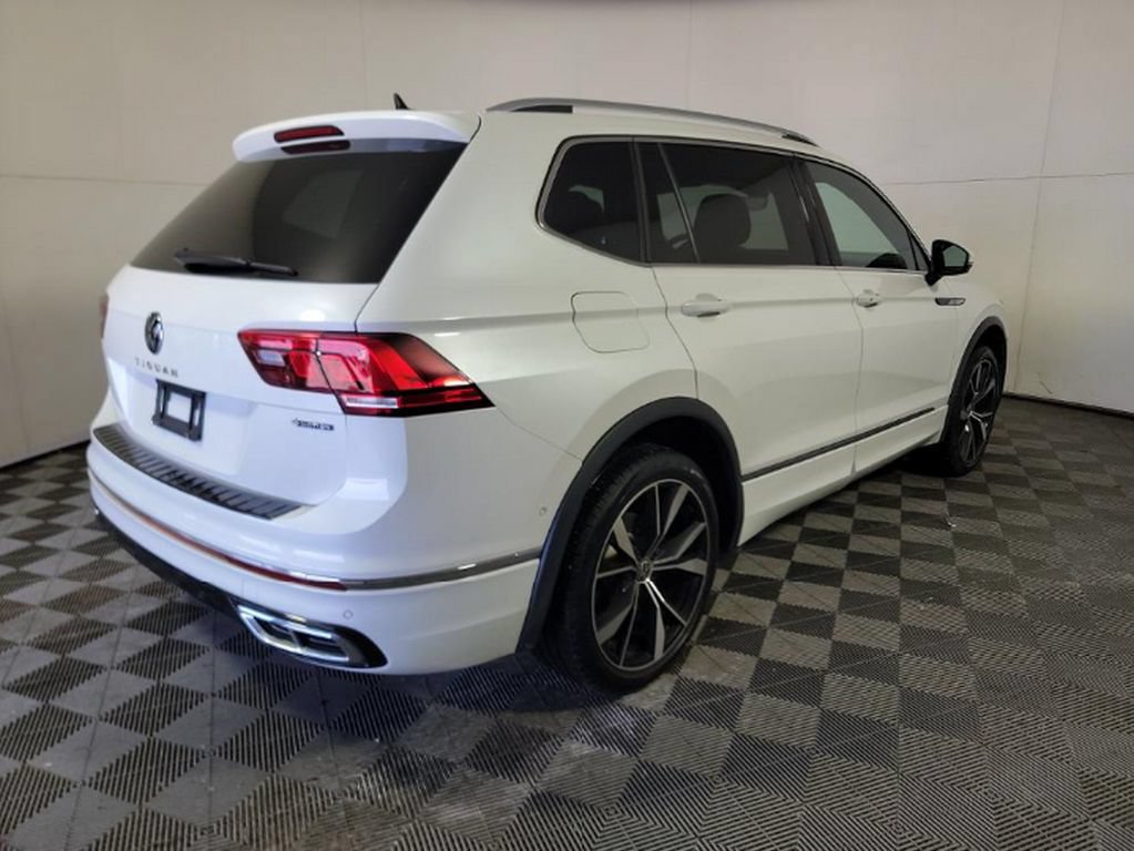 Used 2023 Volkswagen Tiguan SEL R-Line AWD/4WD image 4