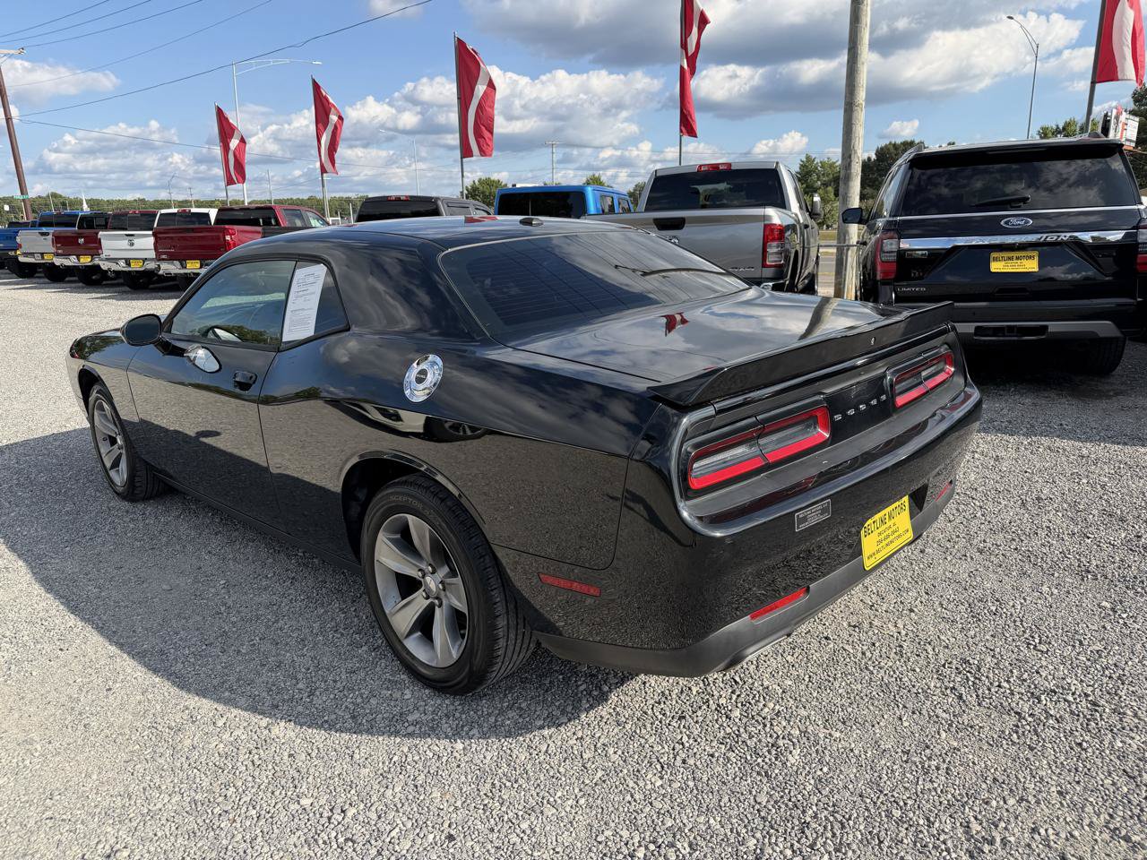 Used 2019 Dodge Challenger SXT RWD image 16