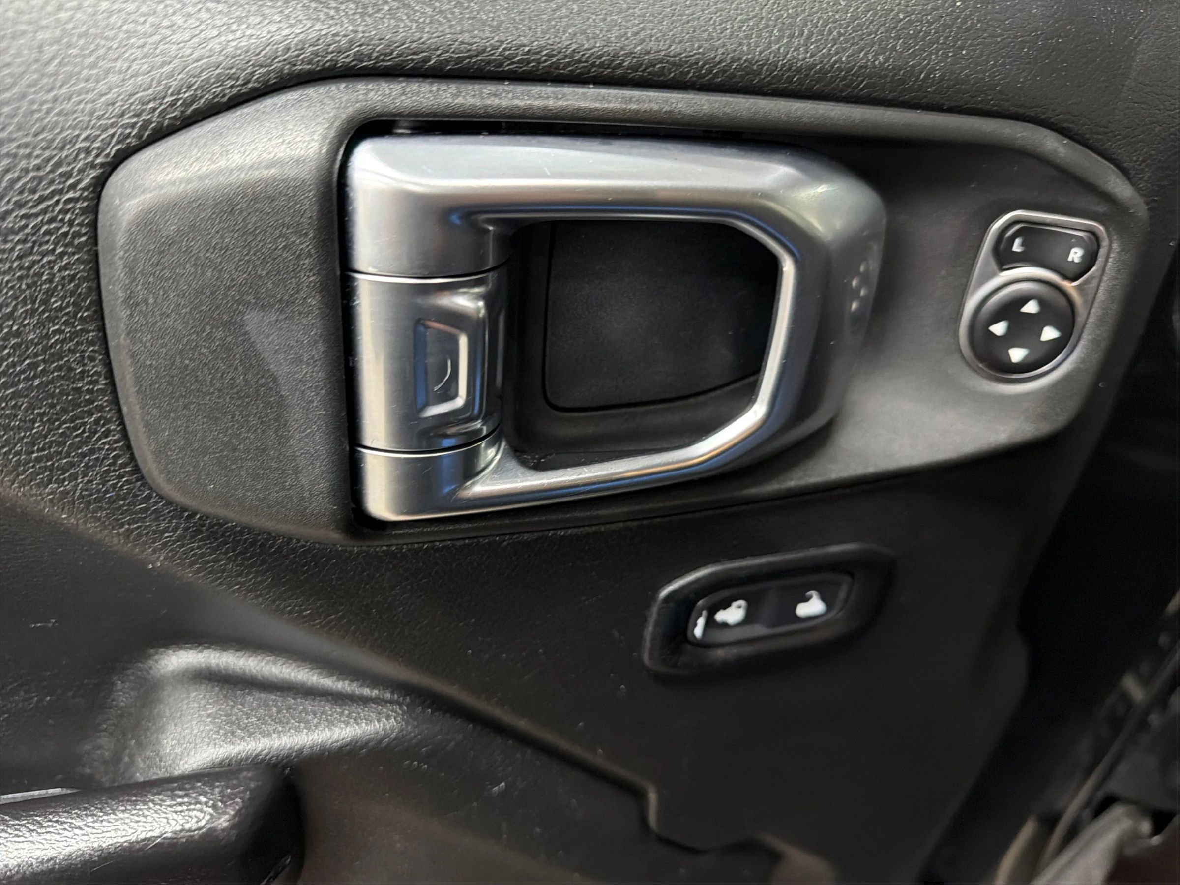 Used 2019 Jeep Wrangler Unlimited Sport S image 25