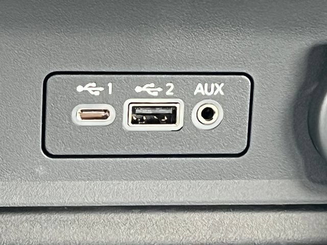 New 2025 Nissan Sentra SR FWD image 24