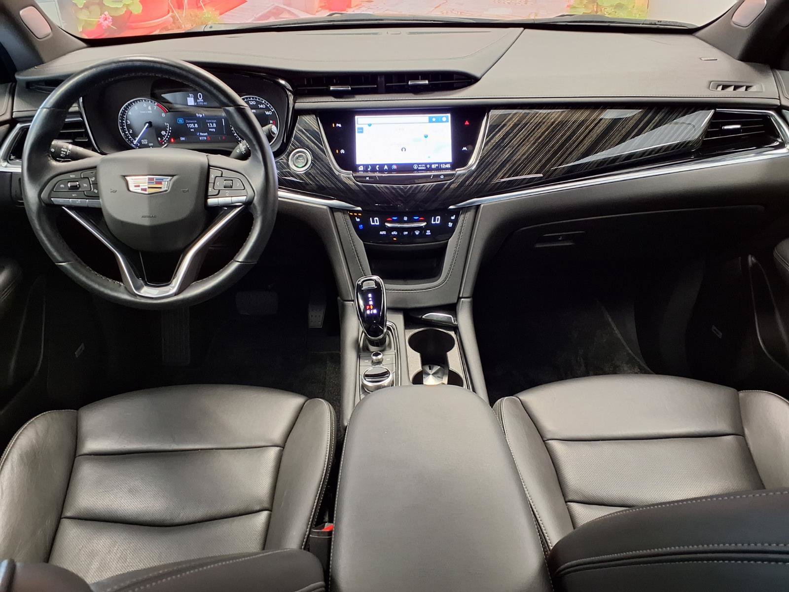 Certified 2025 Cadillac XT6 Premium Luxury FWD image 17