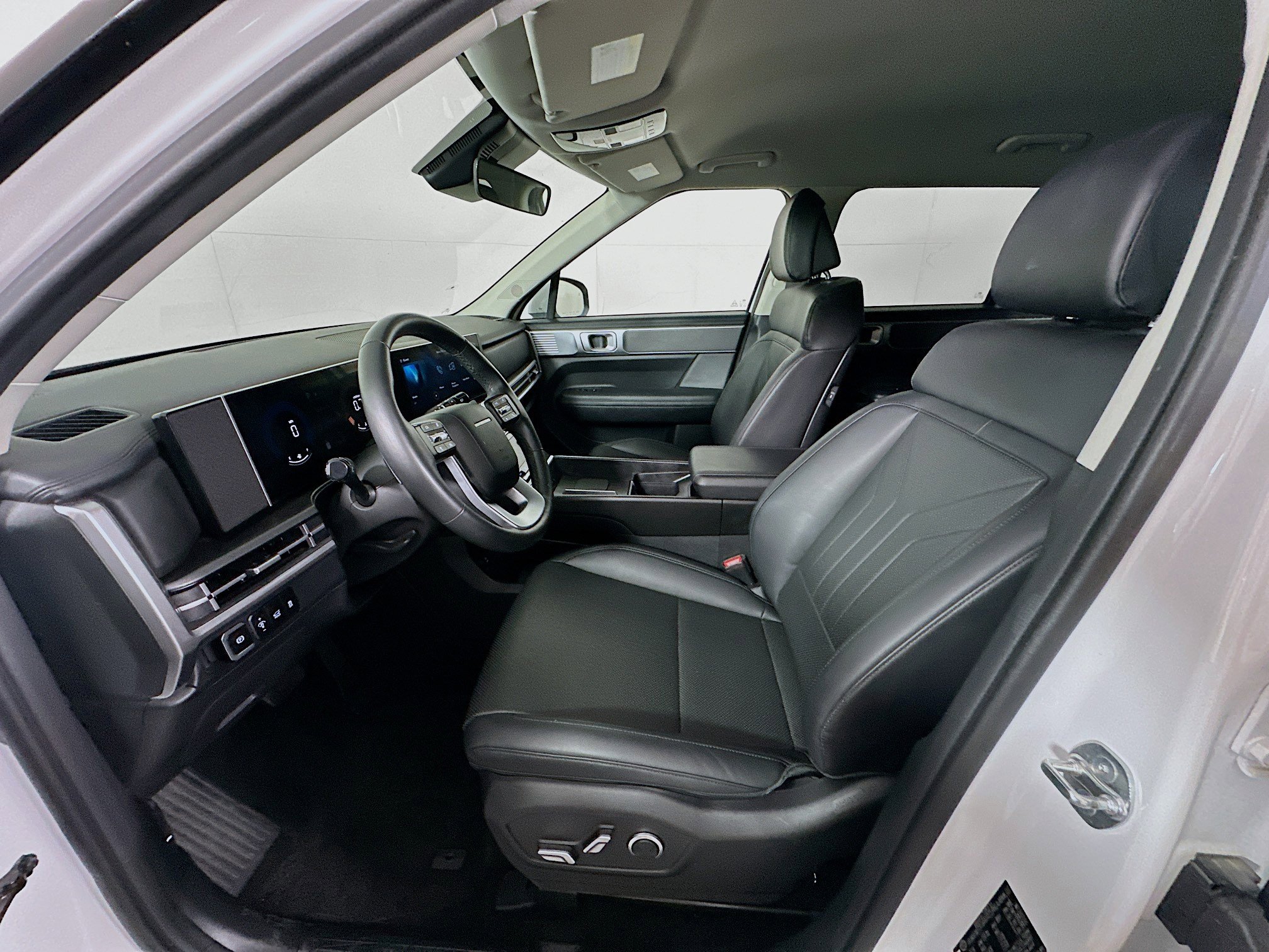 Used 2025 Hyundai Santa Fe SEL image 13