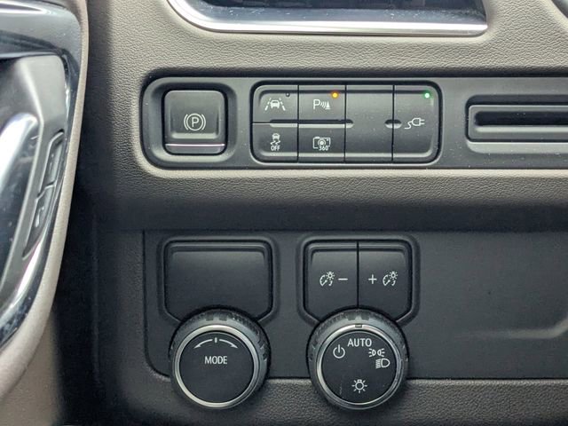 Used 2022 Chevrolet Tahoe LT w/ Luxury Package image 23